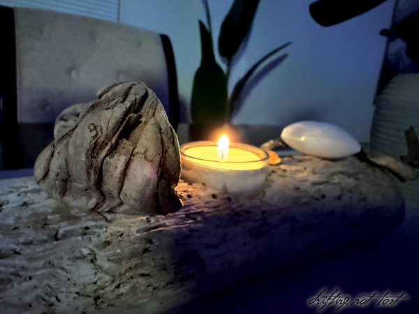 Driftwood Candle Holder Embedded w/ Selenite Heart Crystal & Tea light